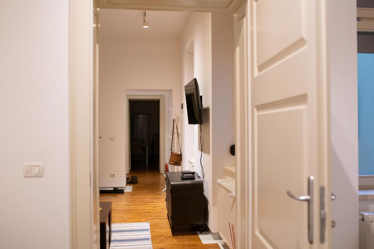 Alessia Apartment In The Old Town Тимишоара Экстерьер фото